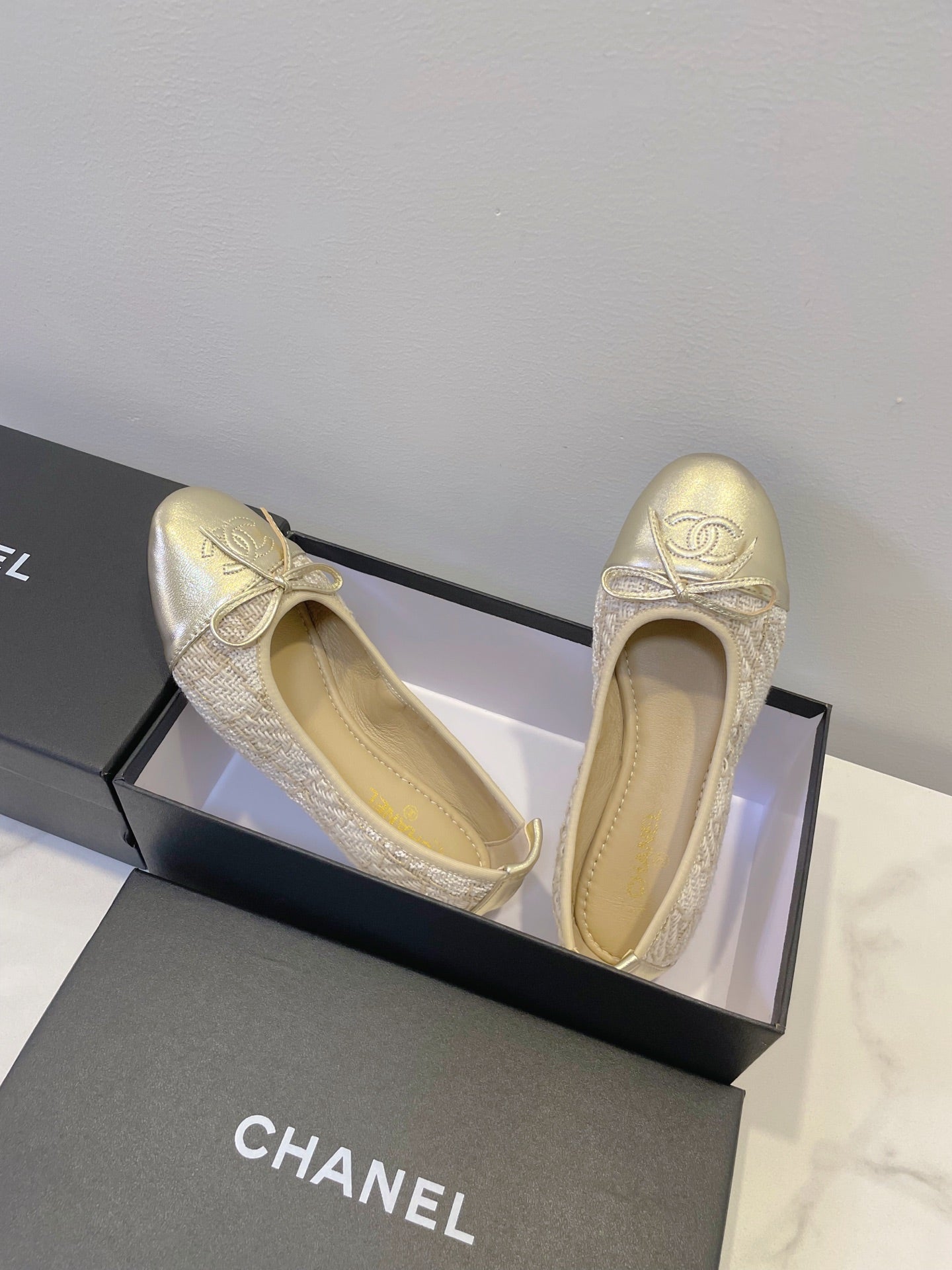 Z2Q95C107 Popular high-quality  shoes