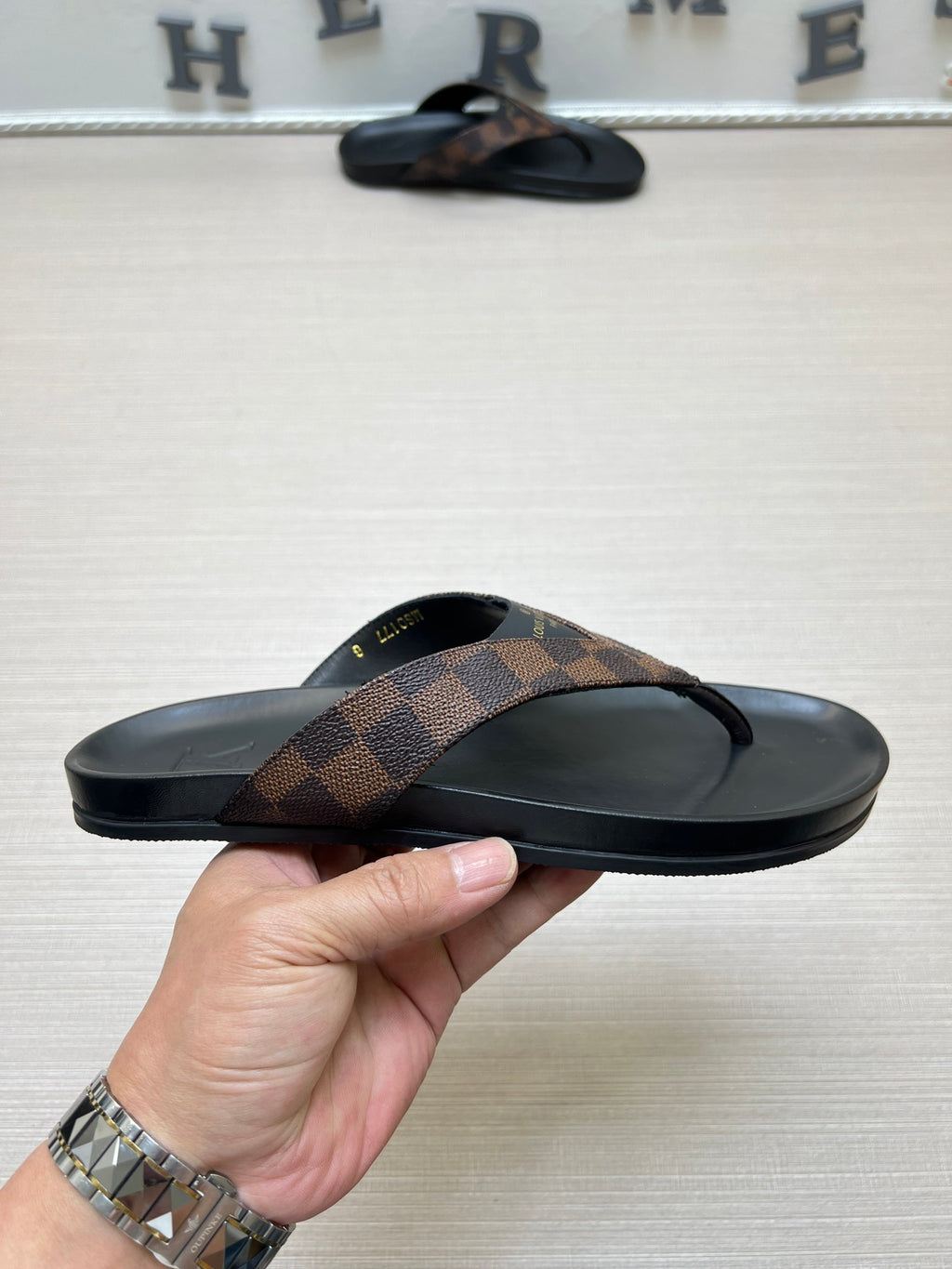 Z5ZE85 Popular slippers