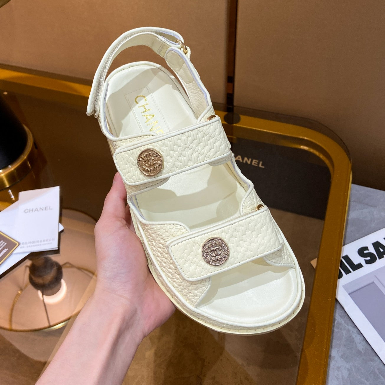 Z2Q55C49 Popular leather shoes