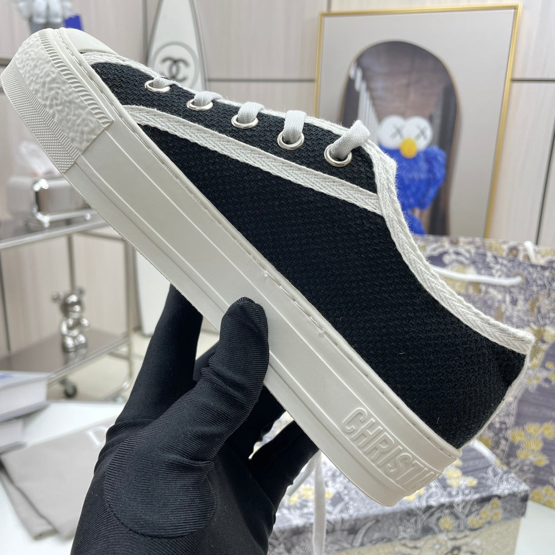 Z1XD66 Popular shoes