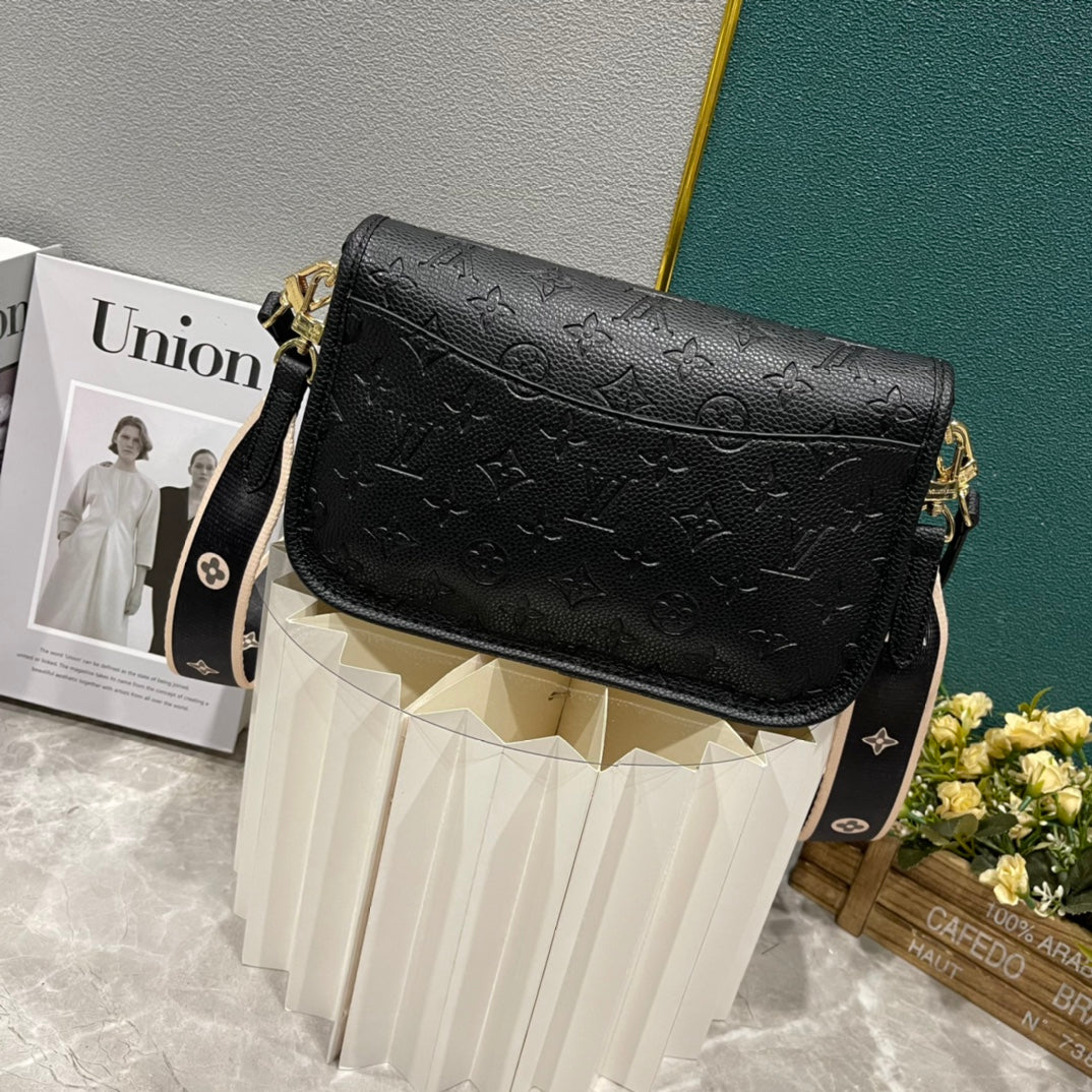 B12X44E318 Popular   leather bag 