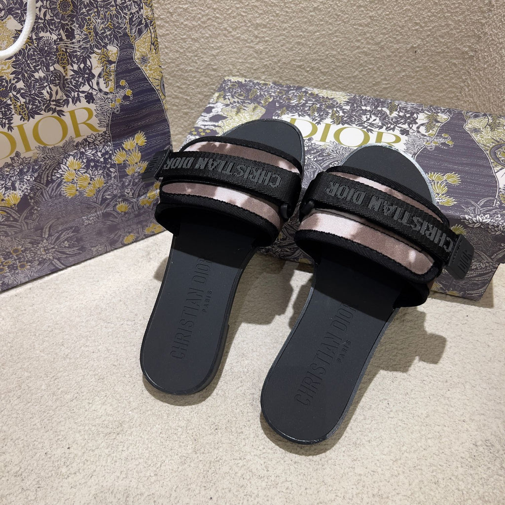 Z1ZD18 Popular slippers