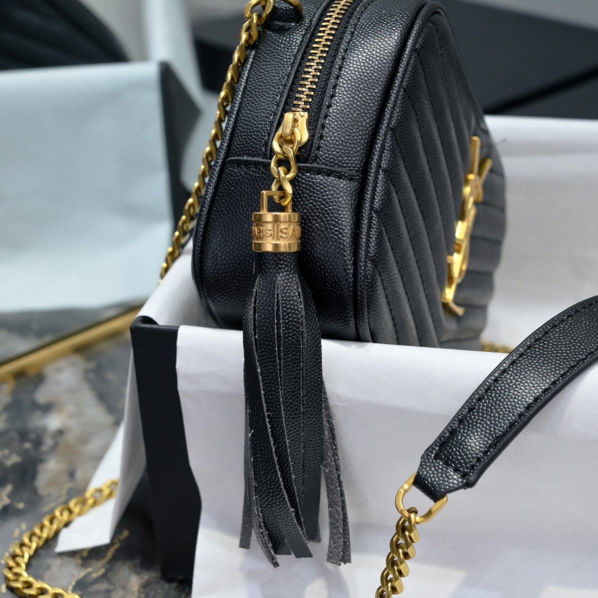 B1R46SL5  Popular leather bags