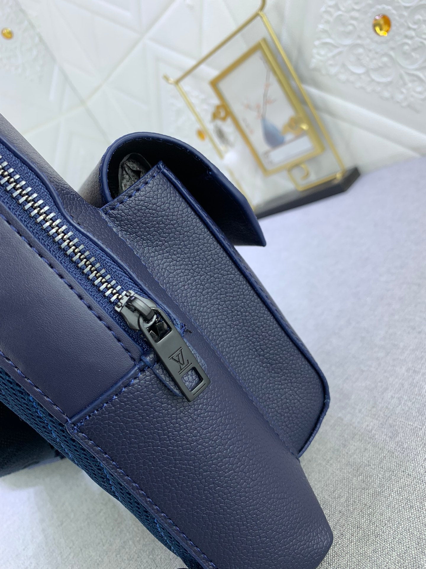 B12X44E339 Popular leather bag 