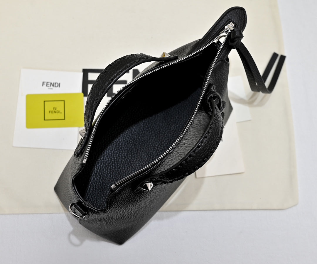 B1W35F109 Popular  leather bag