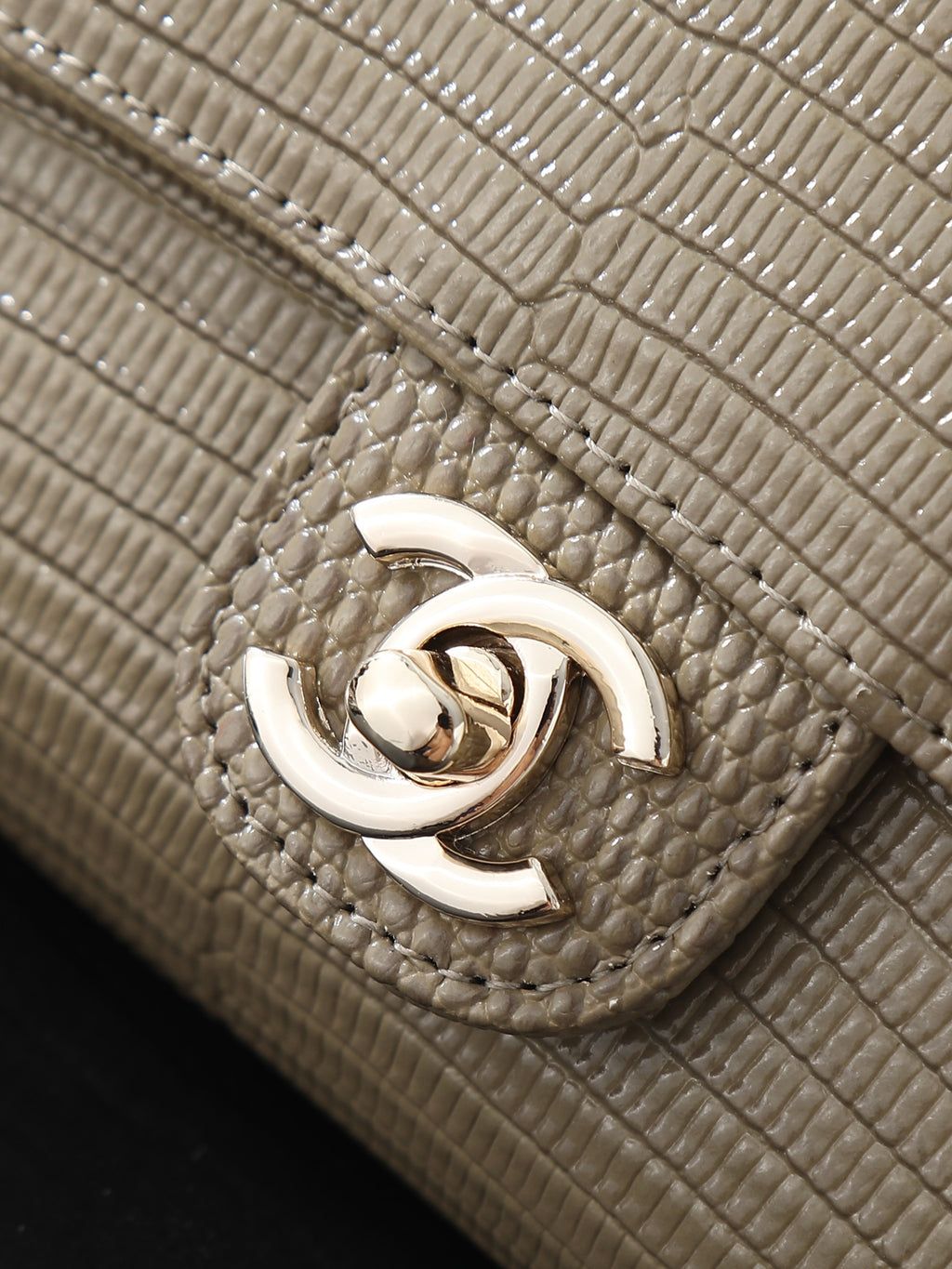 B1R76C23 Popular leather bag