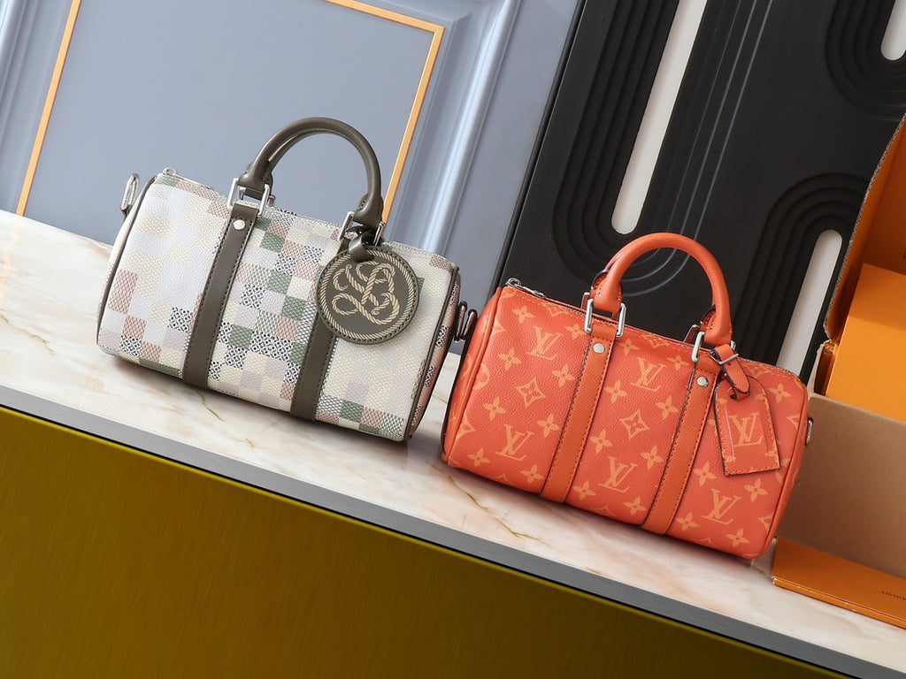 B1P46E35 Popular leather bag