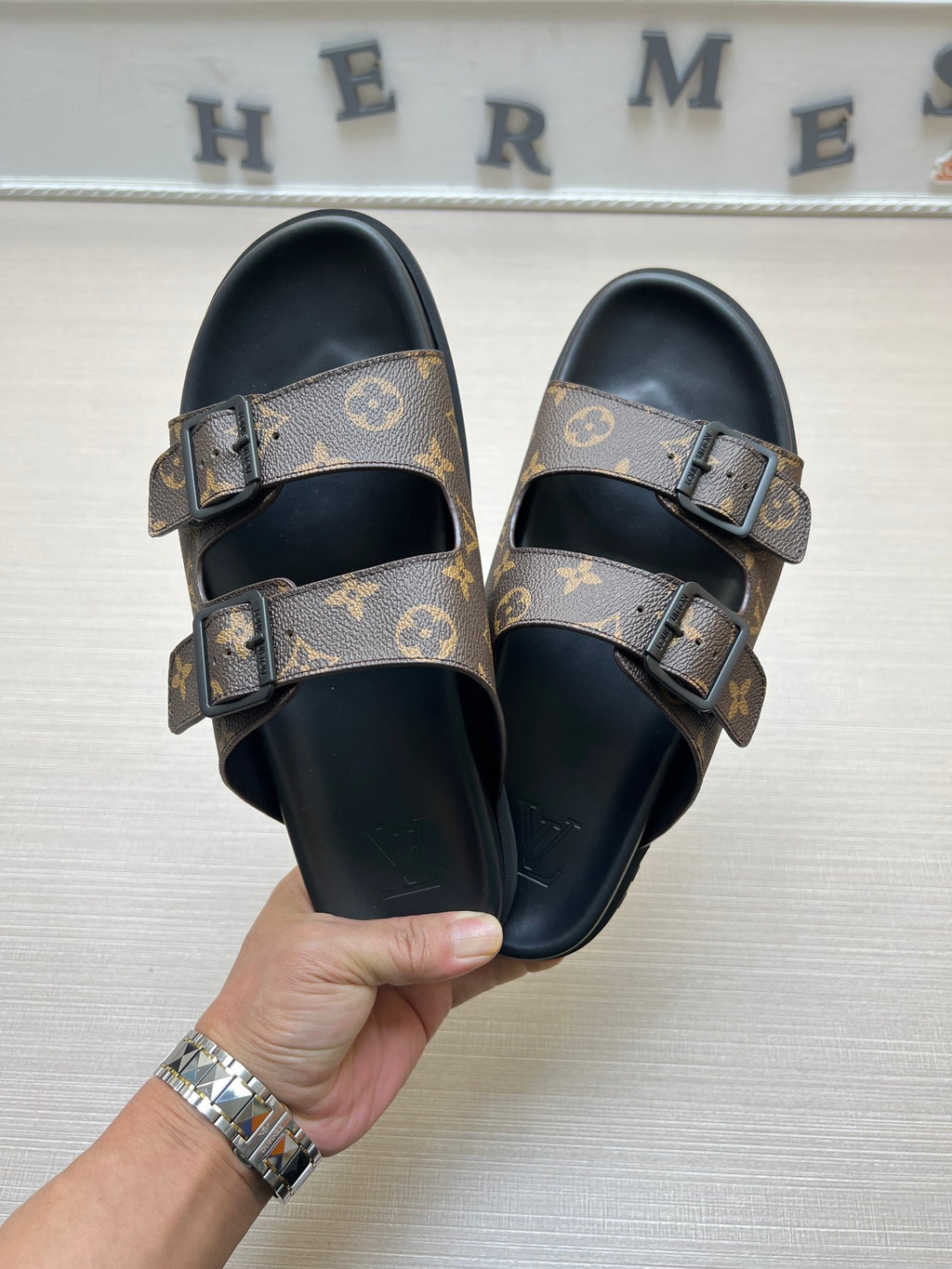 Z5ZE57 Popular slippers