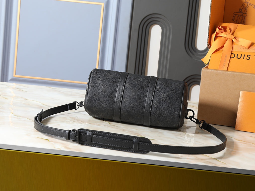 B1P46E30 Popular leather bag