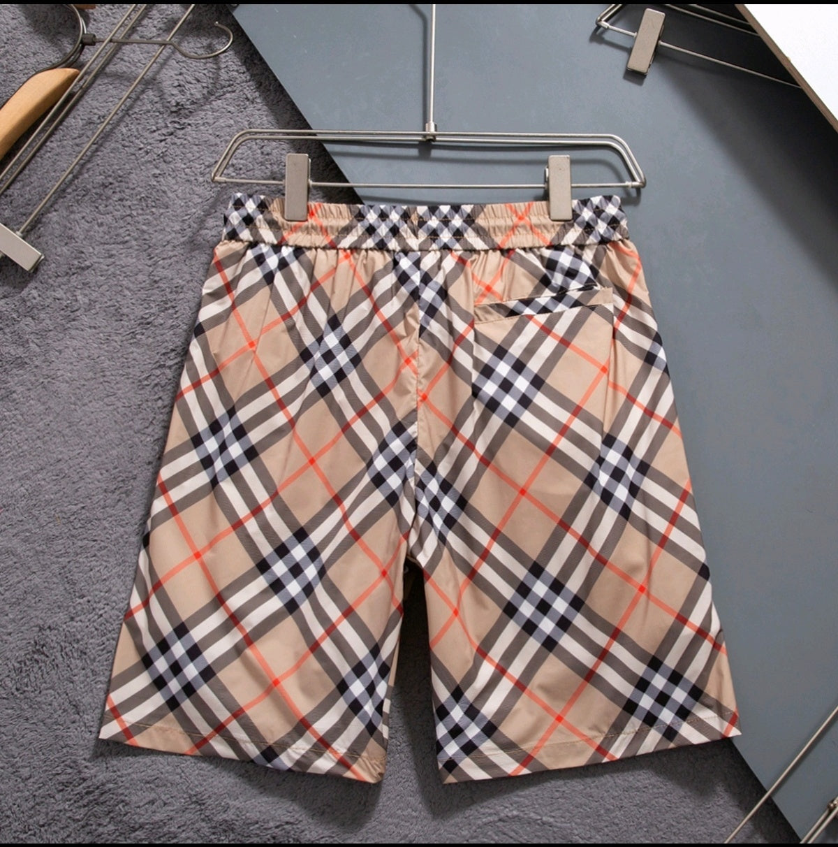 U1N36R16 Popular shorts
