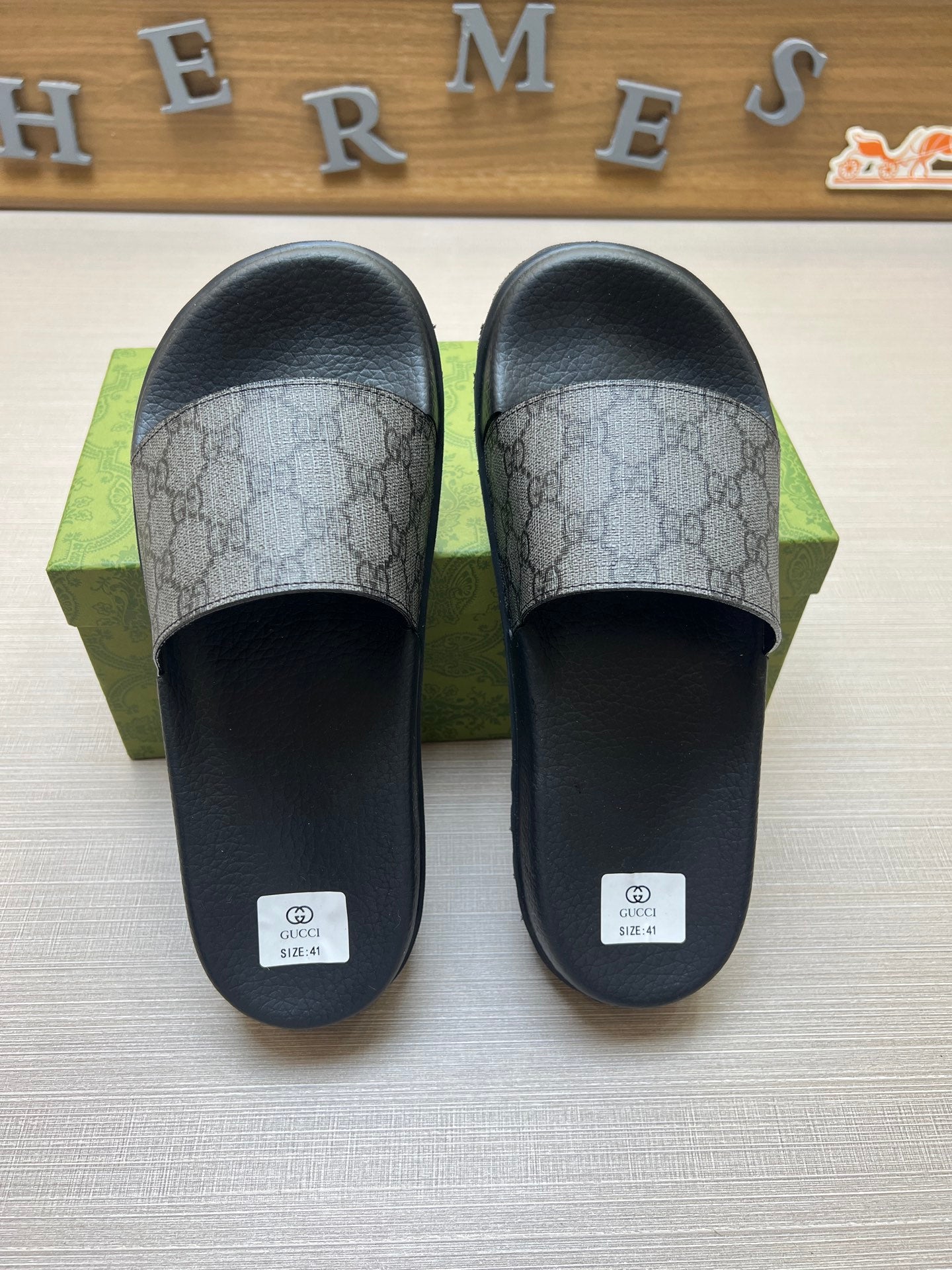 Z5X76B1 Popular slippers