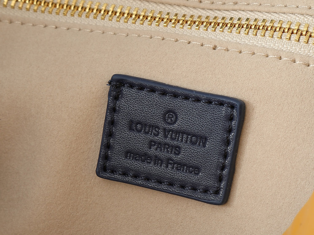B1X45E9 Popular  leather bag