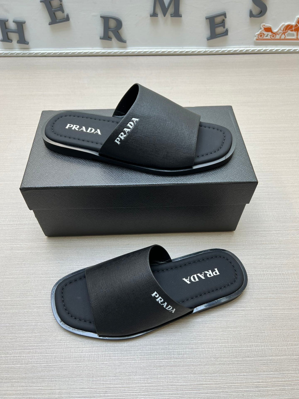 Z5ZPD72  Popular slippers