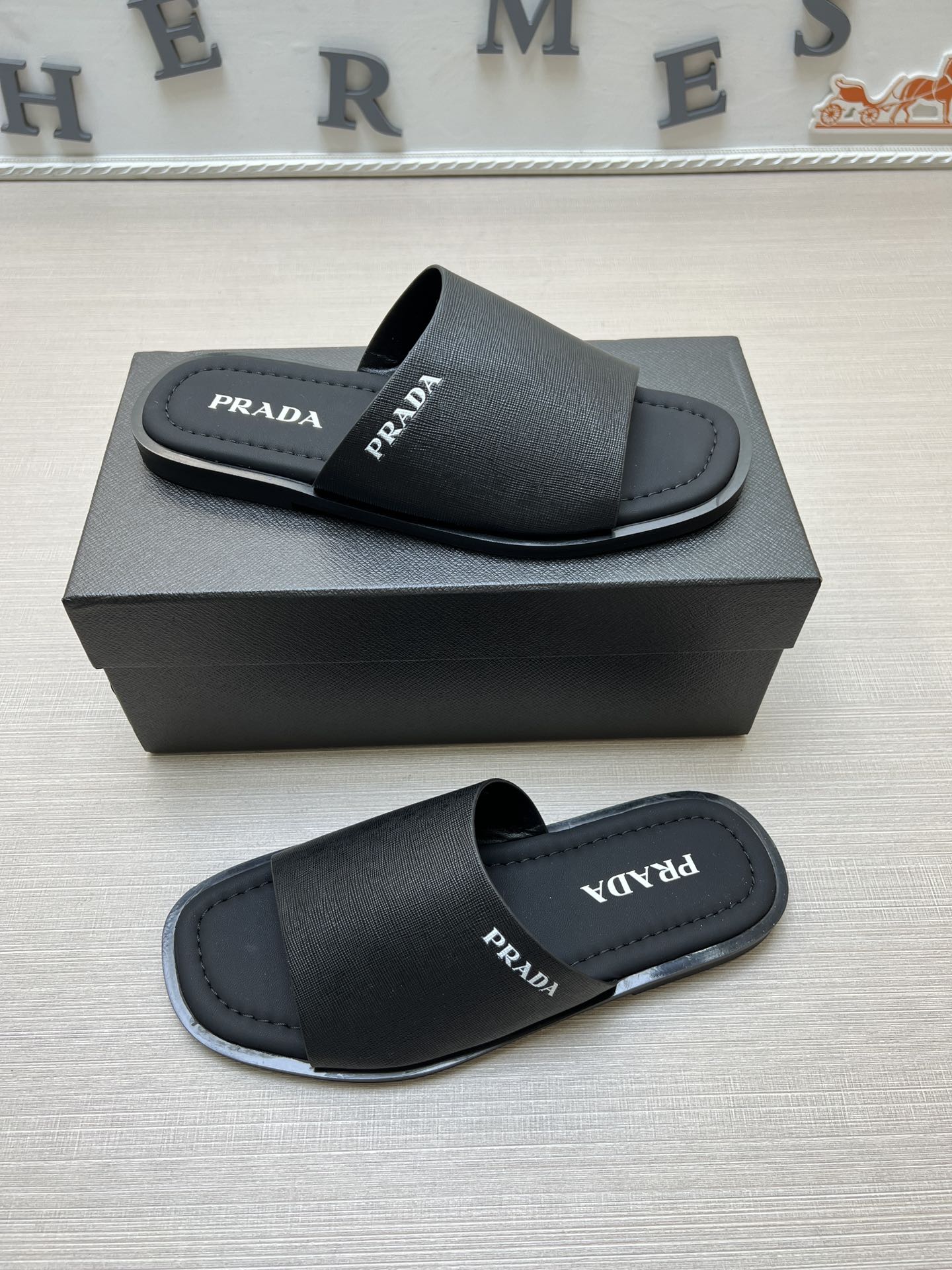 Z5ZPD72  Popular slippers