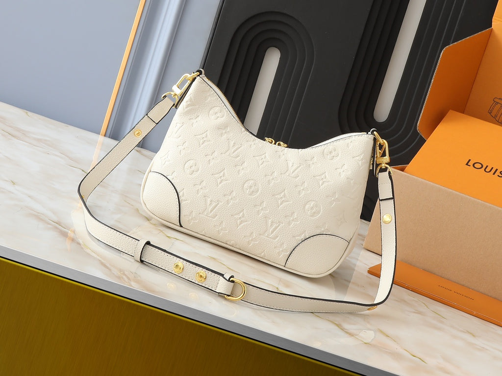 B1R76E49 Popular leather bag