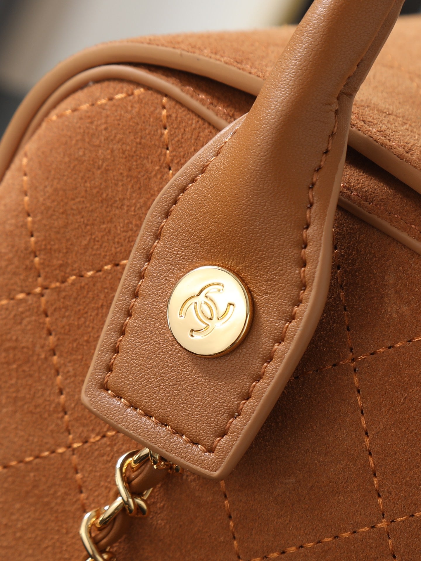 B1R76C22 Popular leather bag