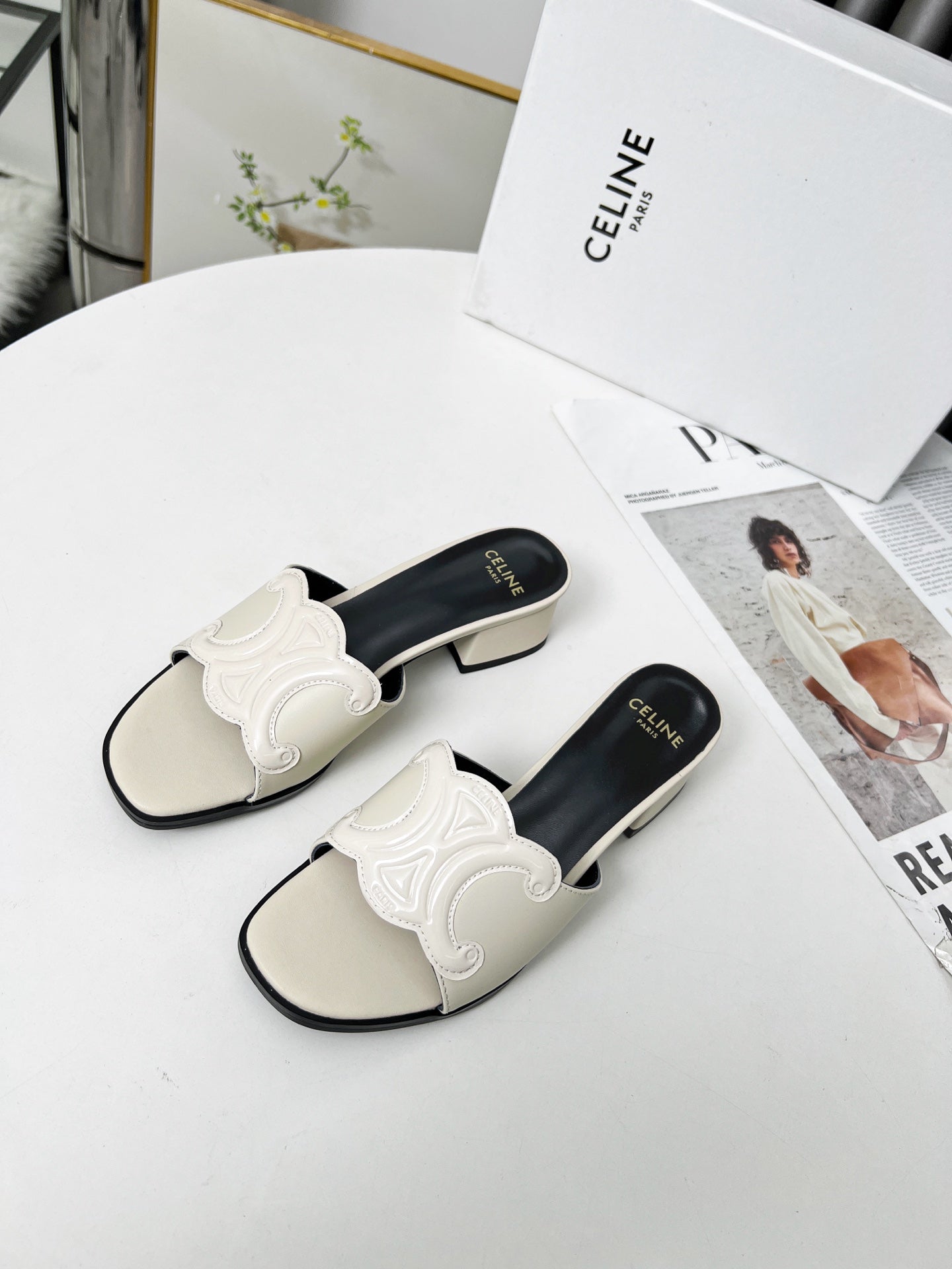 Z2Q55CL51  Popular leather shoes
