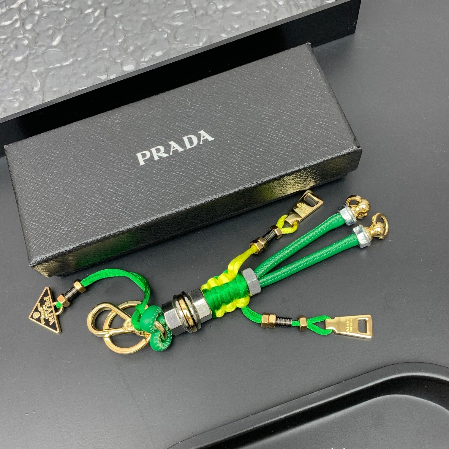 A1Z105P1 Popular bag 's charms accessories