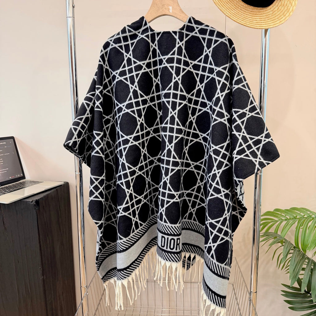 W1R86D66 Popular cape