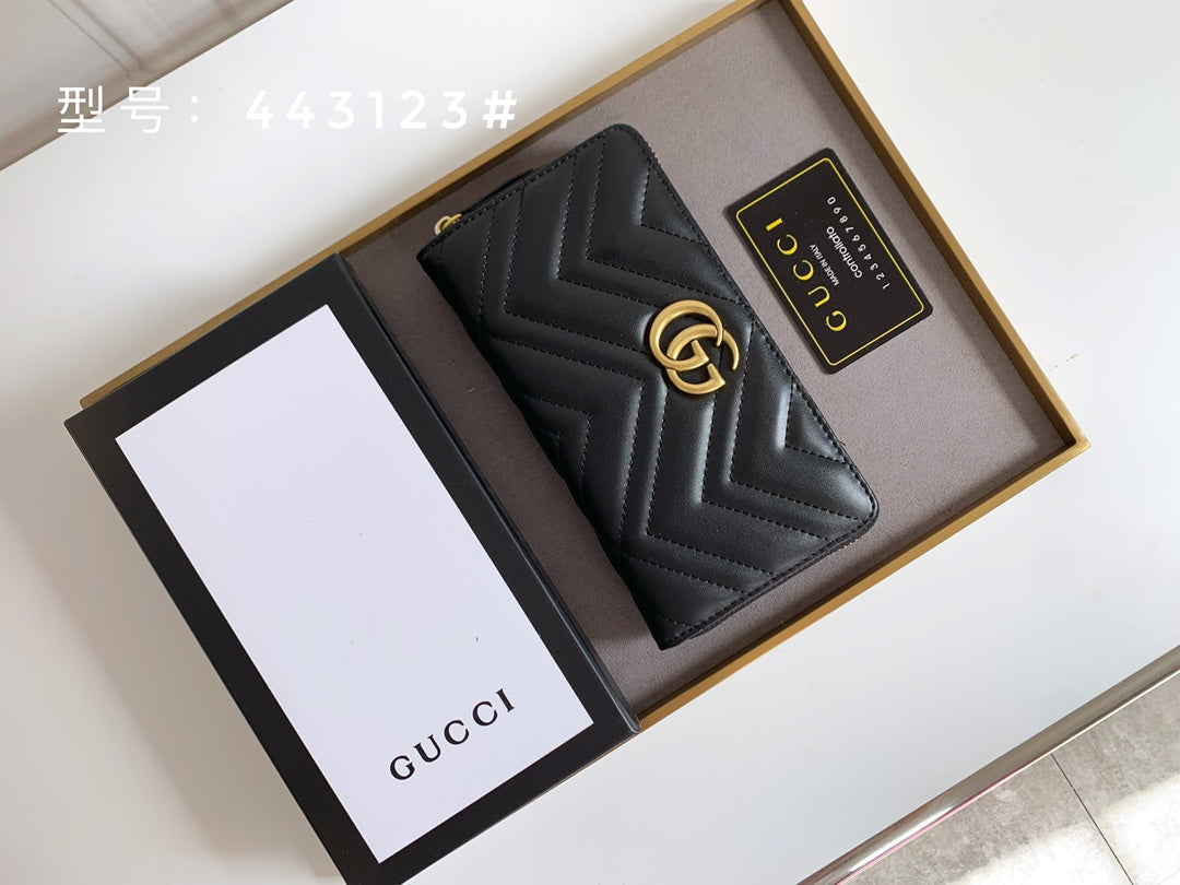 B1X43B81 Popular leather wallets
