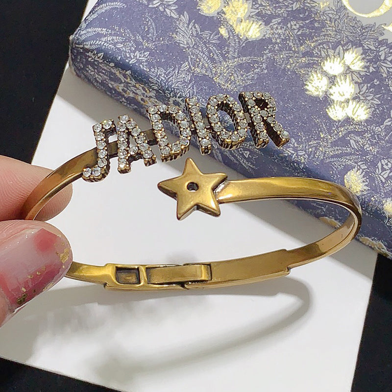 X1B12D505K  Popular Bracelets