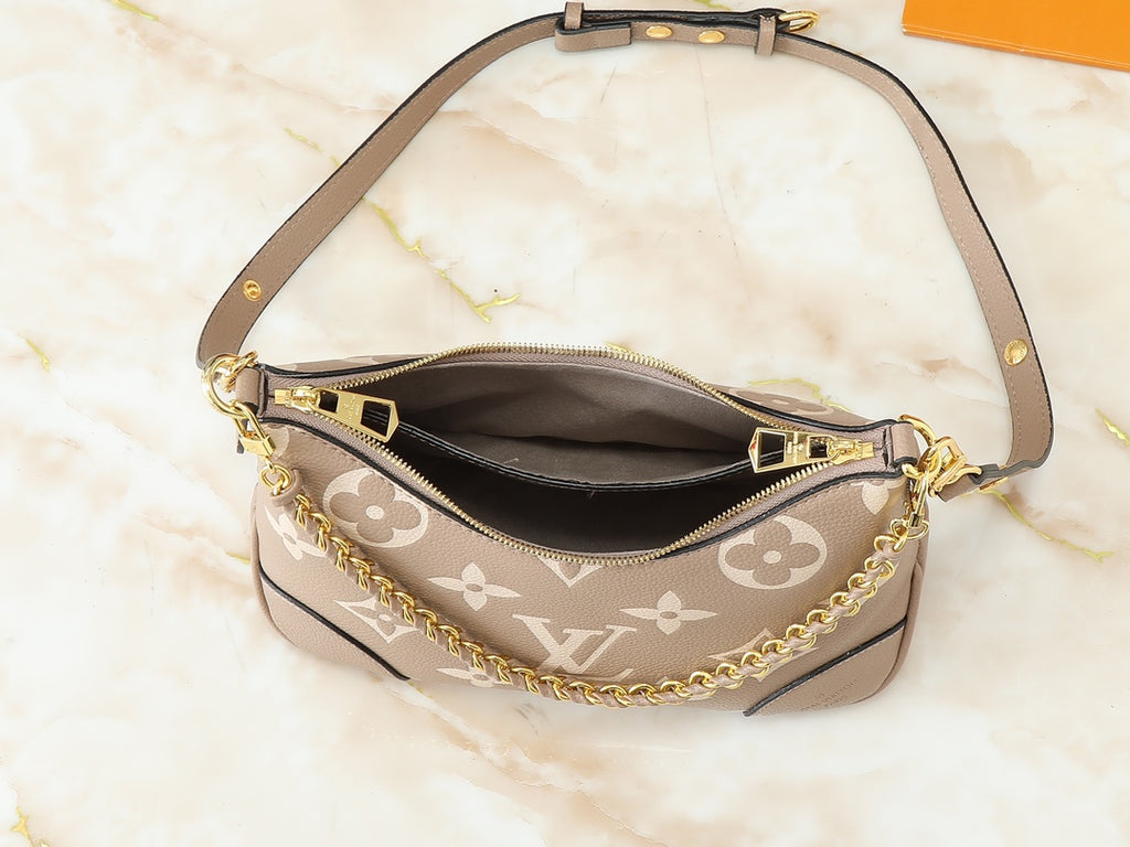 B1R76E48 Popular leather bag