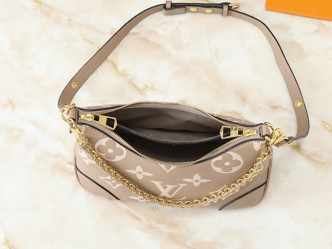 B1R76E48 Popular leather bag