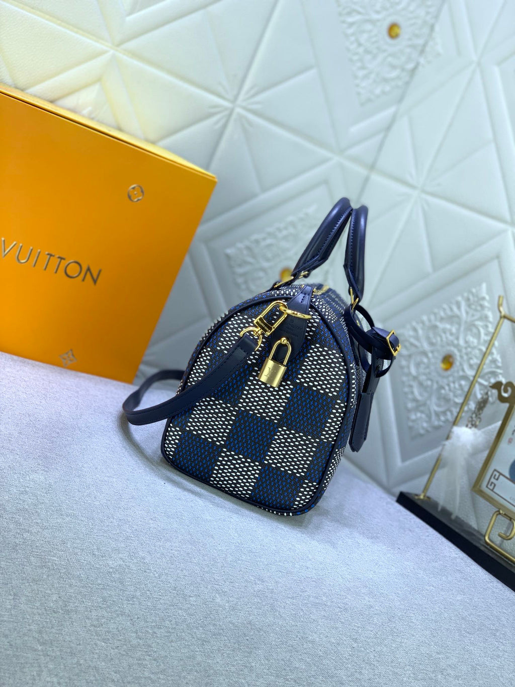 B12X44E269 Popular  leather bag 