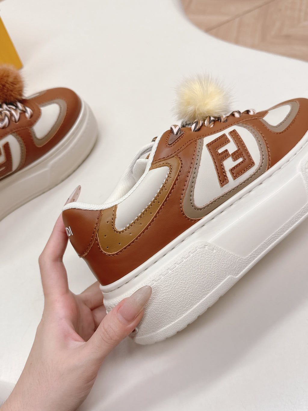 Z2Q105F417 Popular high-quality Shoes