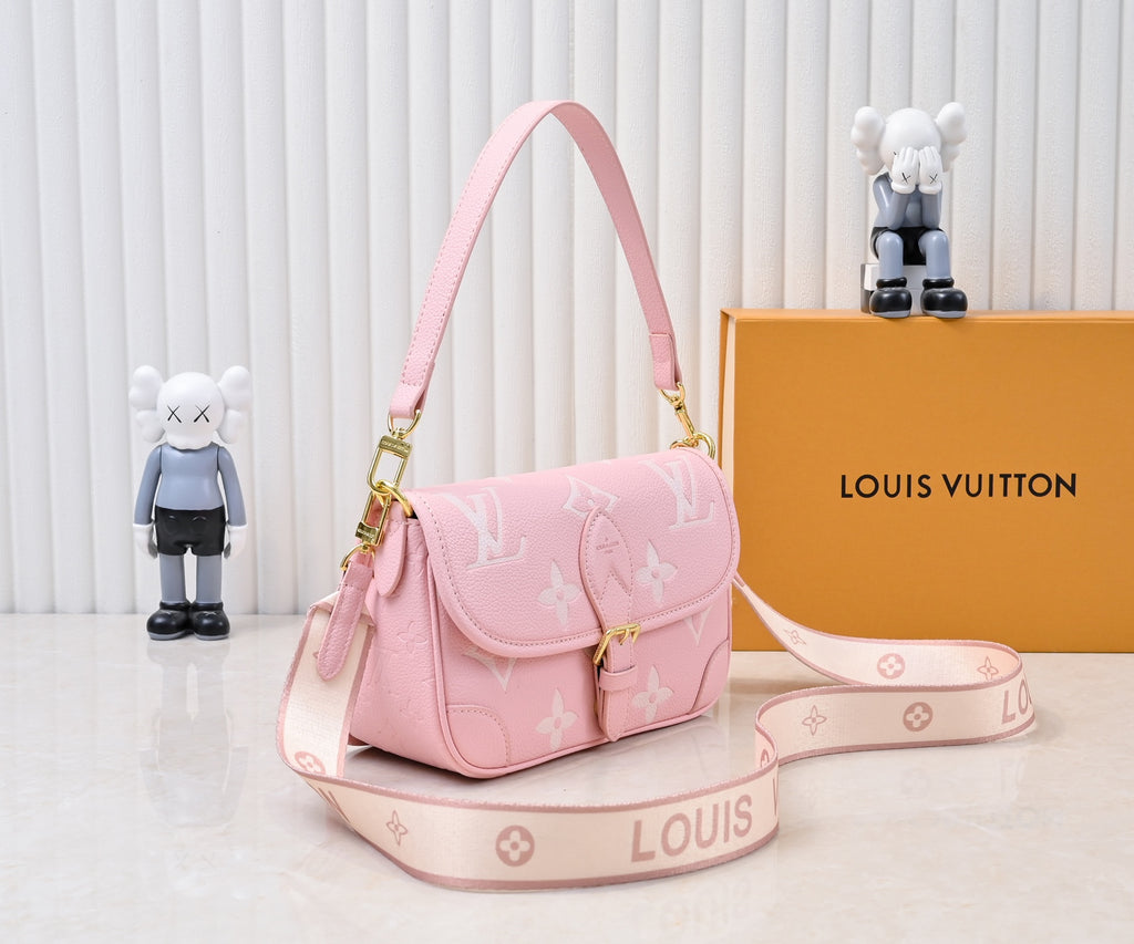 B1P36E42 Popular leather bag