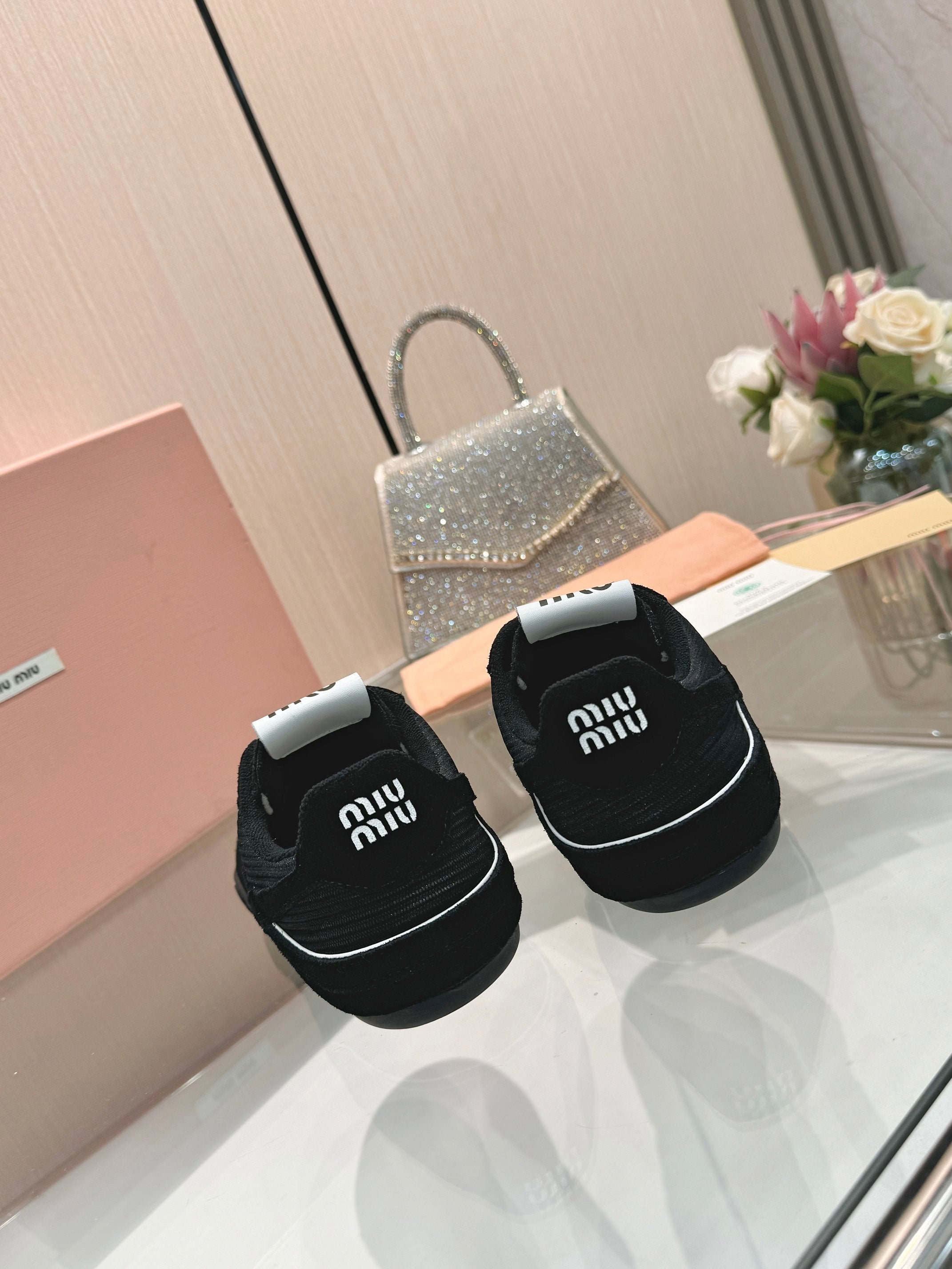 Z2Q105A246 Popular high-quality Shoes