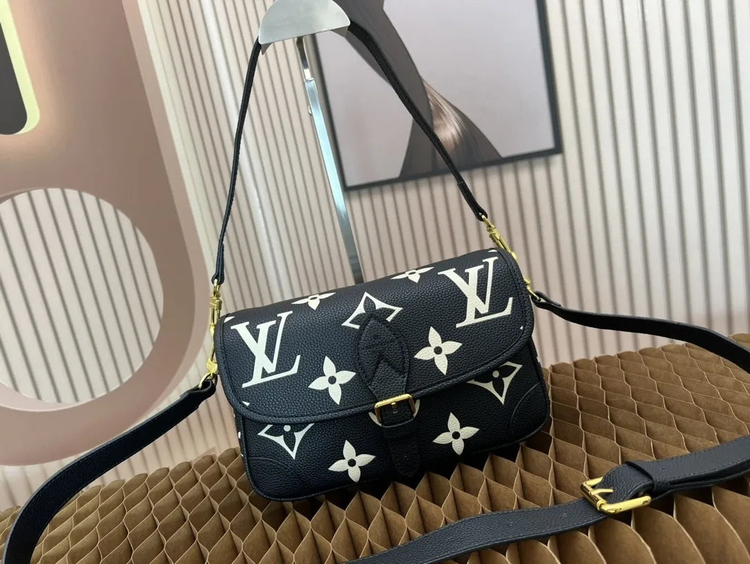 B12X73E28 Popular leather bag 