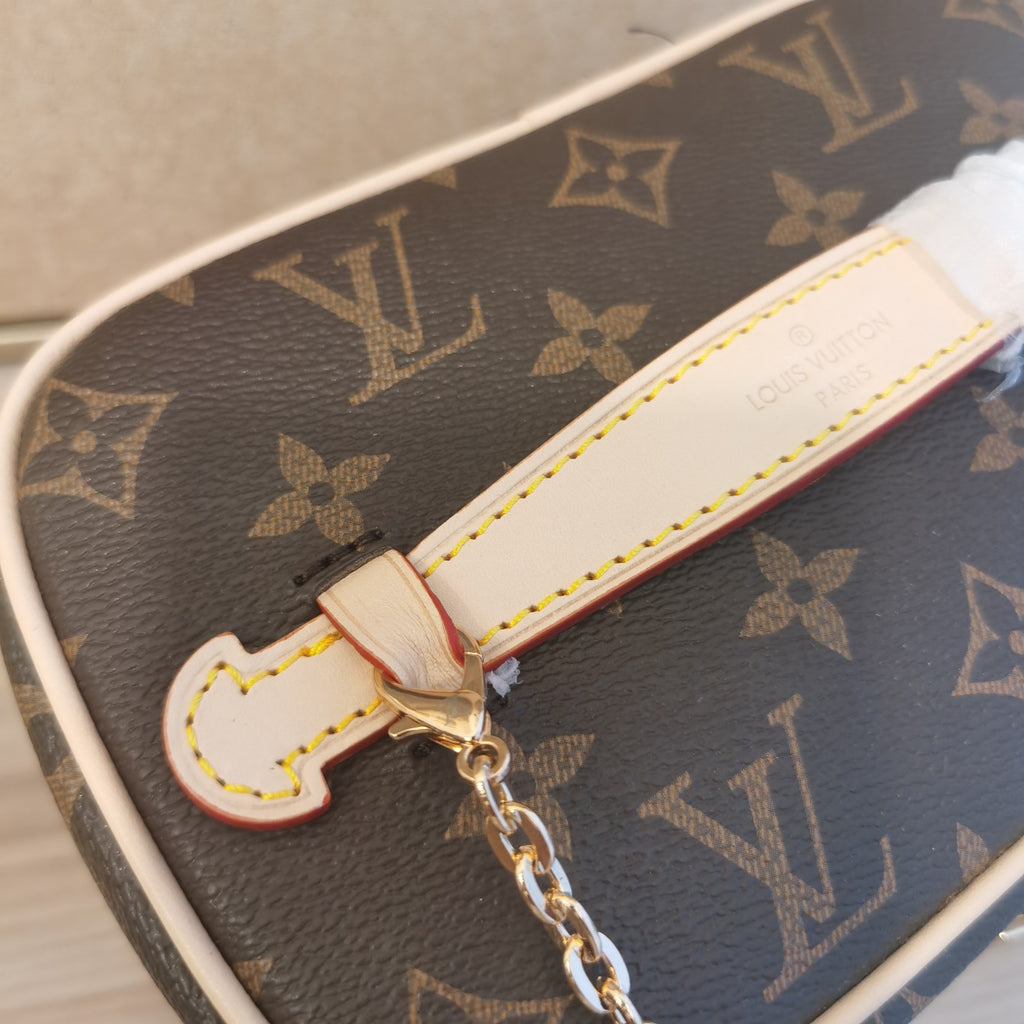 B1X34E273 Popular  leather bag 