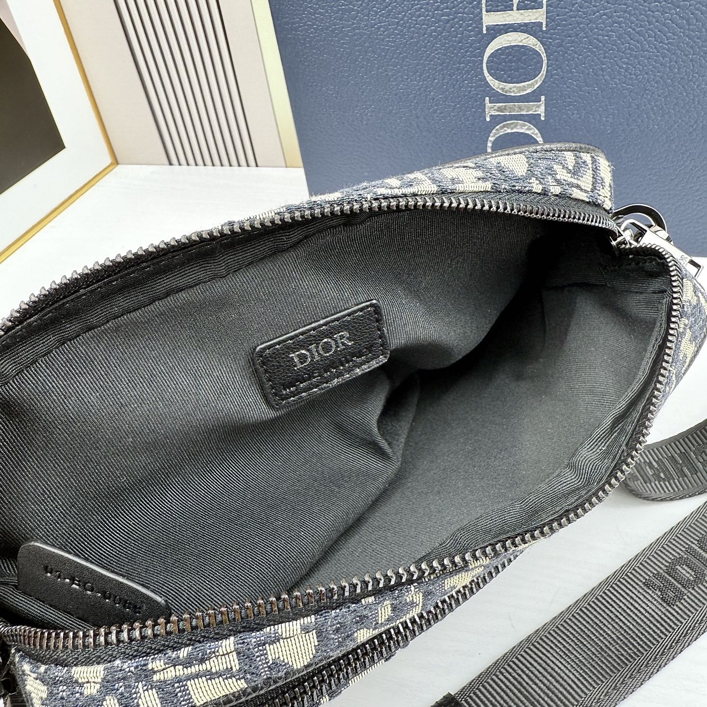 B1R15D66  Popular  bag