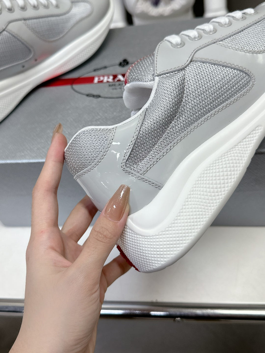 Z2Q105P384 Popular high-quality Shoes