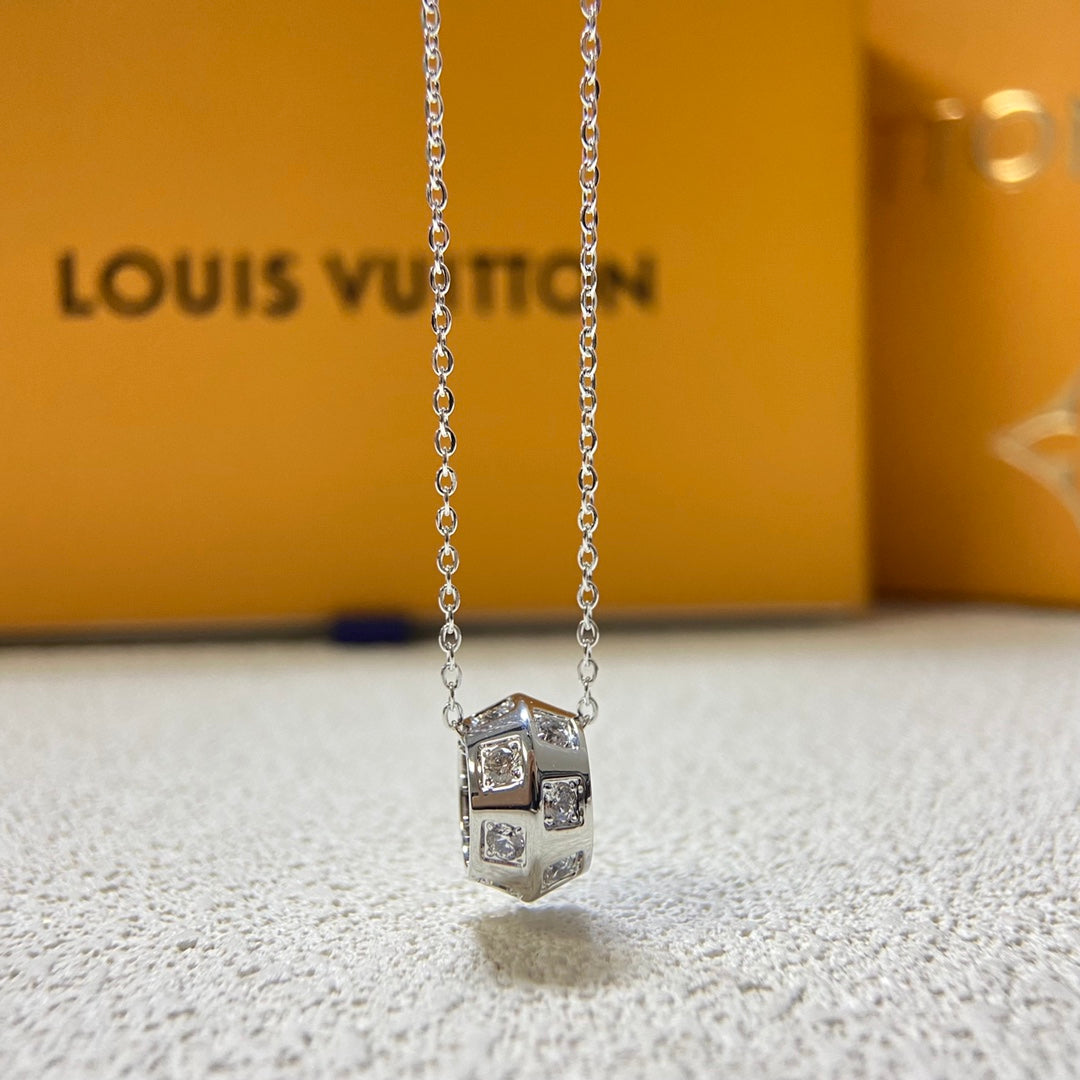 X1Q85E332X Popular Necklaces