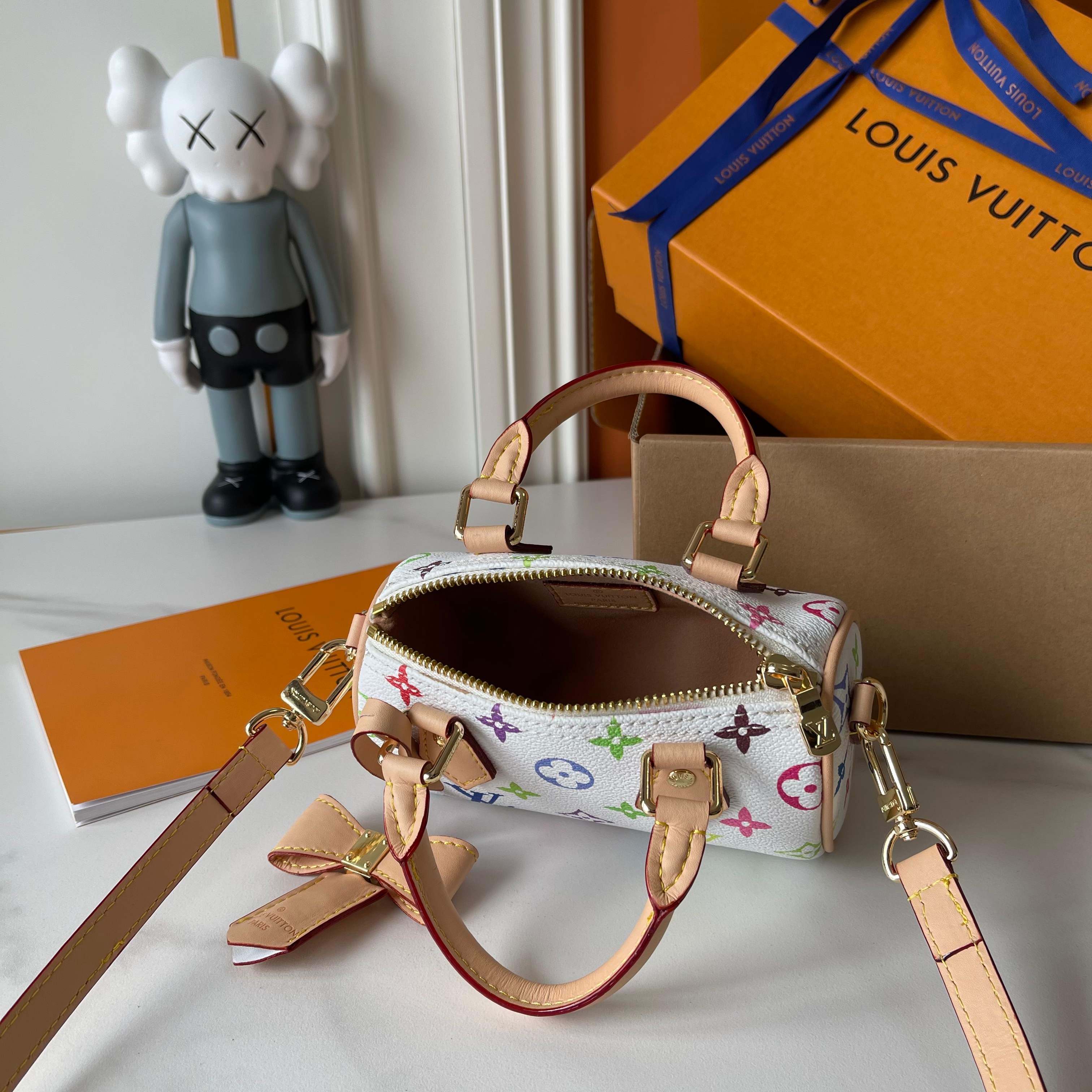 B1W35E98 Popular leather bag