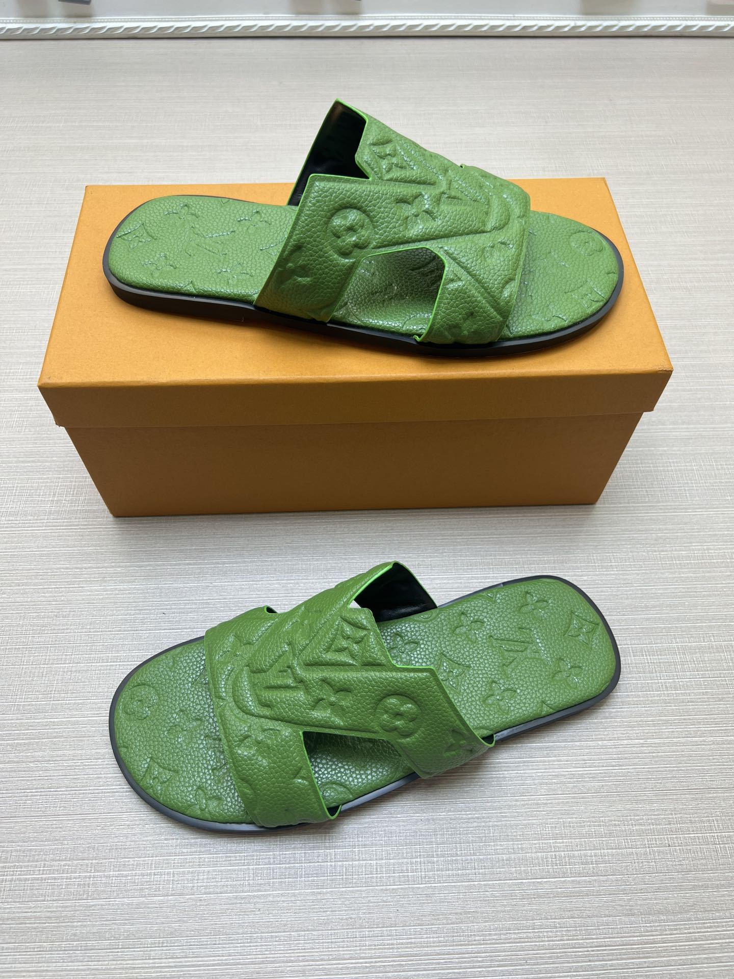 Z5ZE34 Popular slippers
