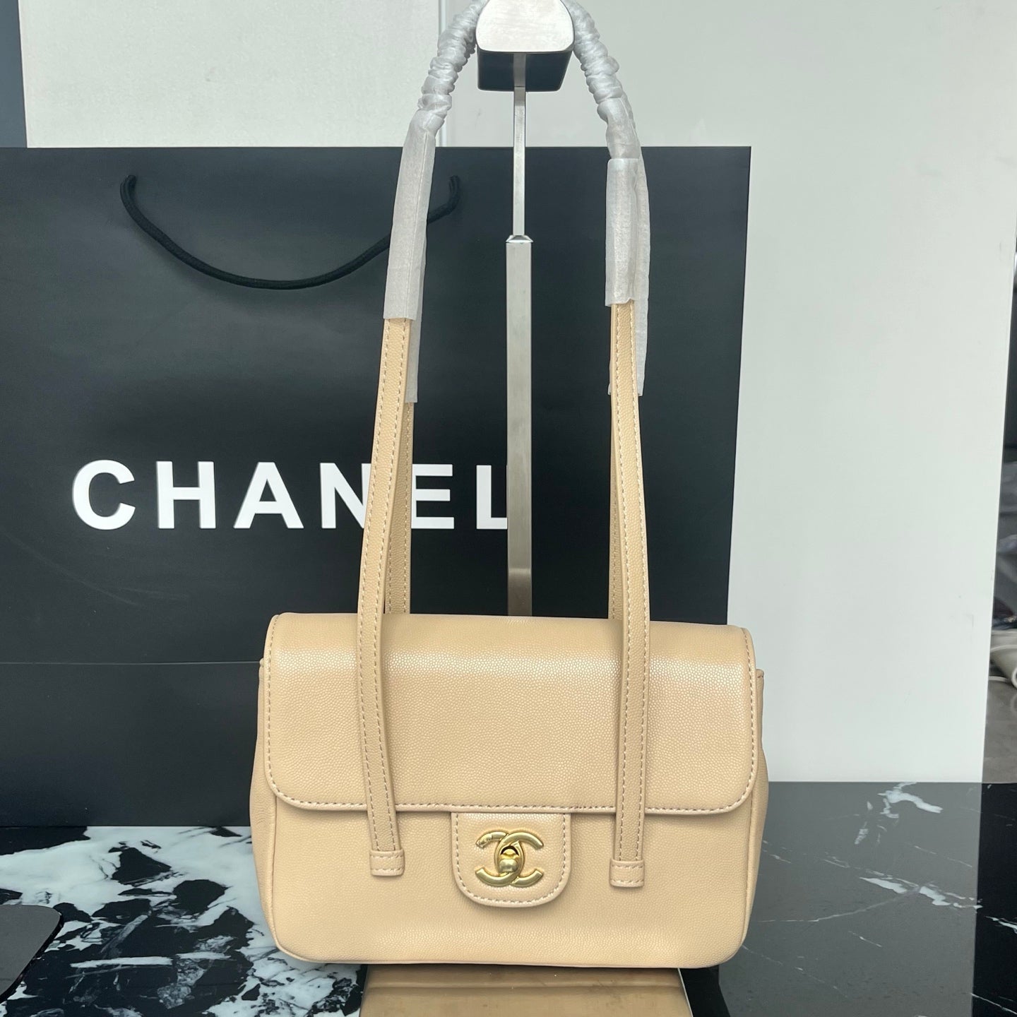 B1X46C1 Popular leather bag