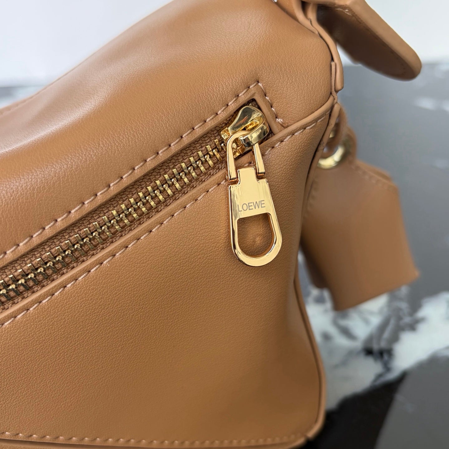 B1R66A16 Popular leather bag