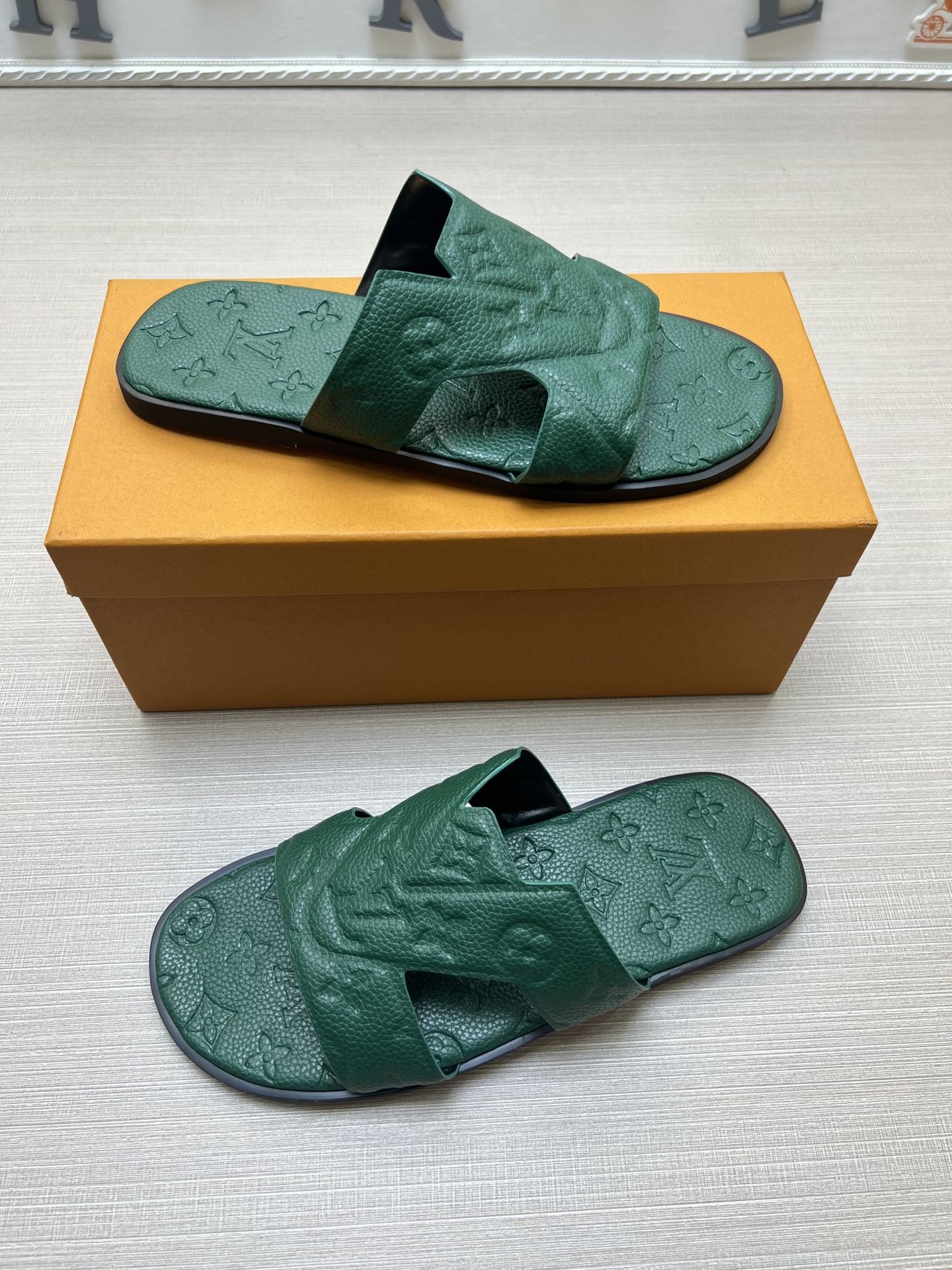 Z5ZE34 Popular slippers