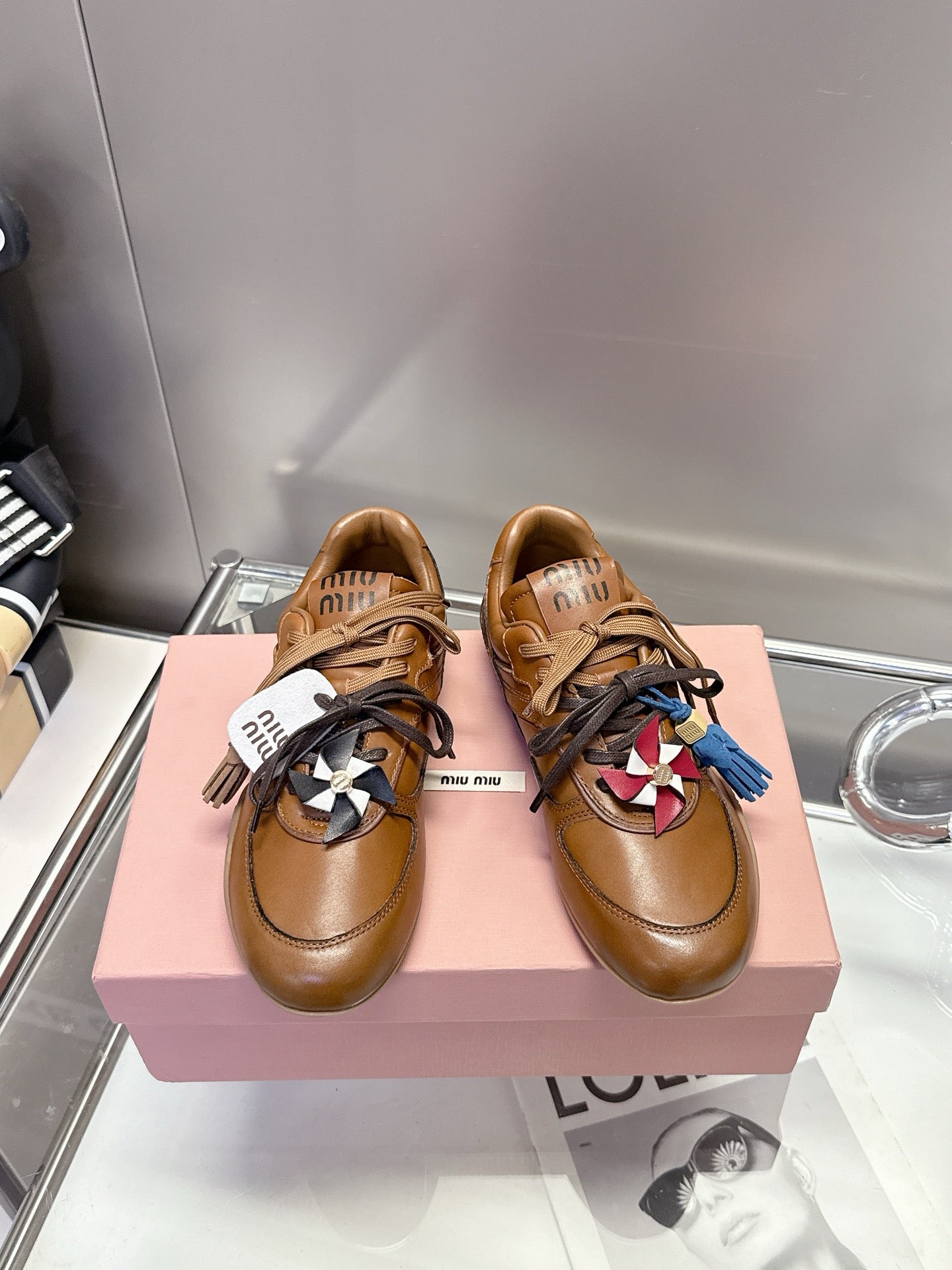 Z2Q105A261 Popular high-quality Shoes