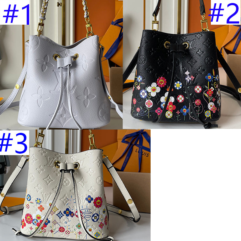 B1R15E33  Popular   leather bag