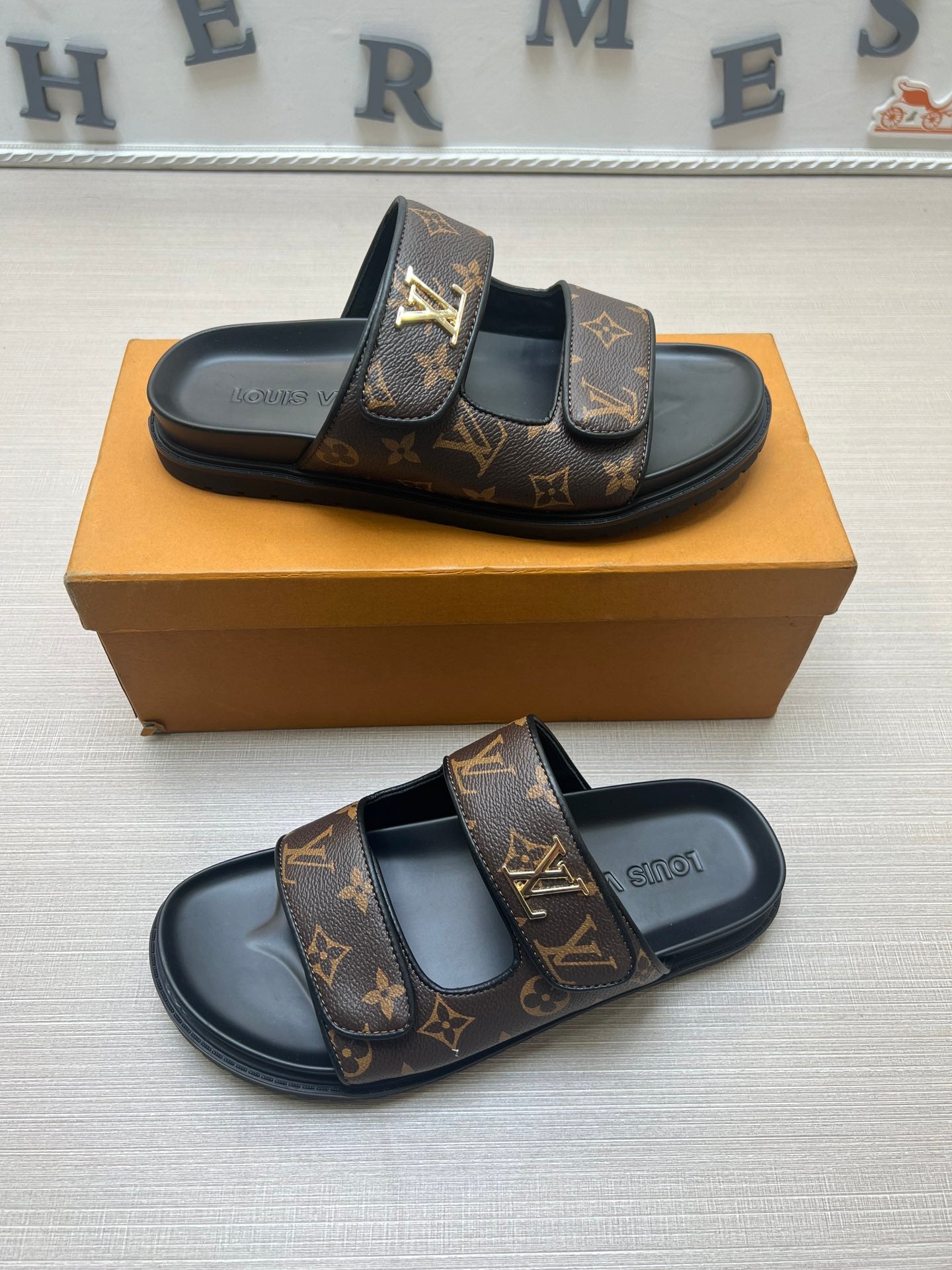 Z5ZE11 Popular slippers