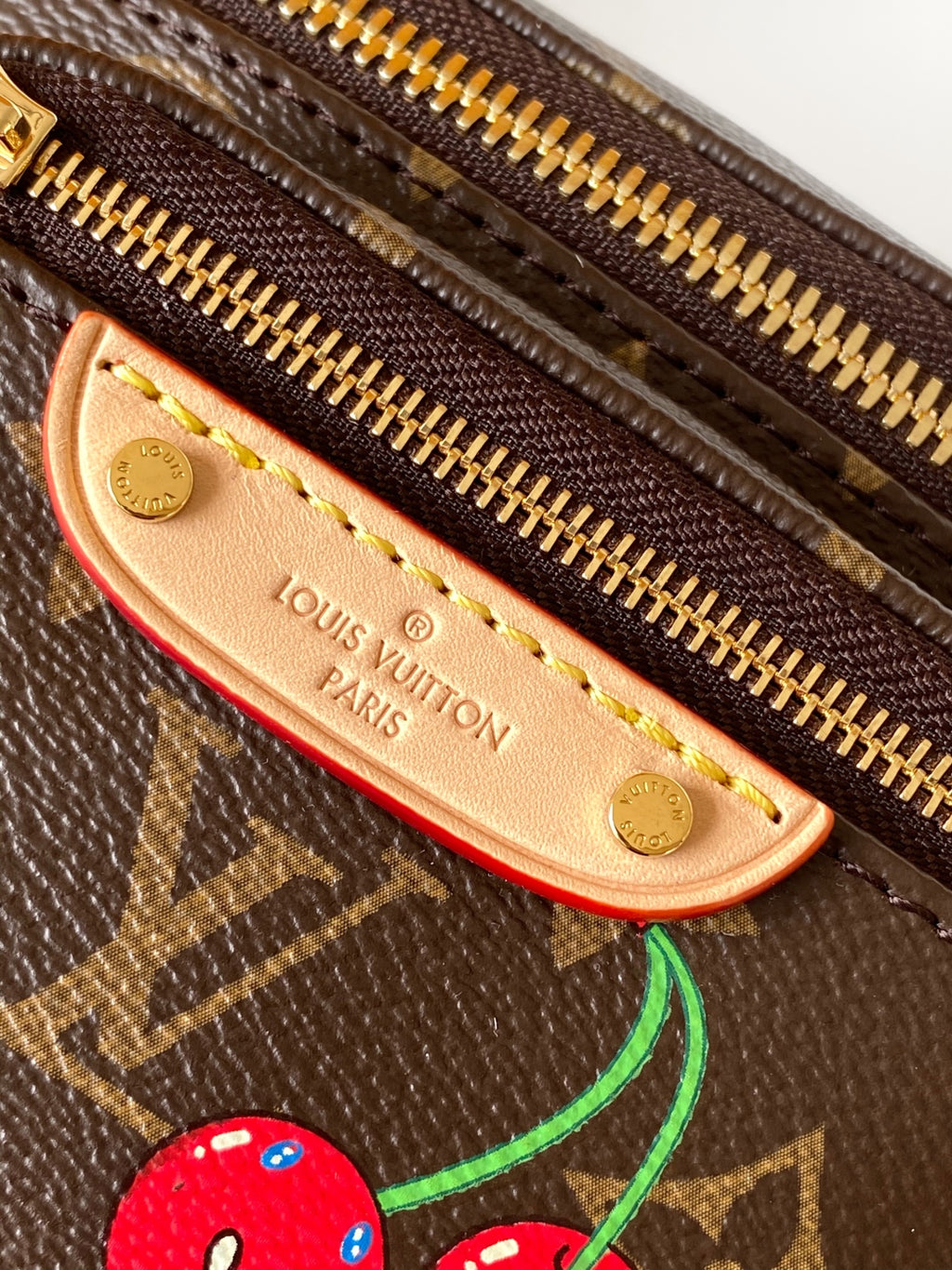 B1R15E37  Popular  leather bag