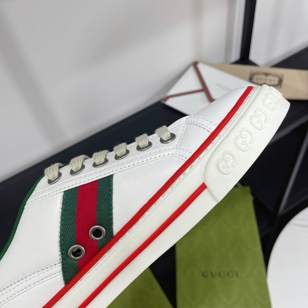 Z2Q105B208 Popular high-quality Shoes