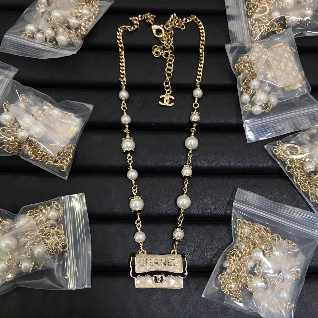 X1R75C17X Popular   Necklaces