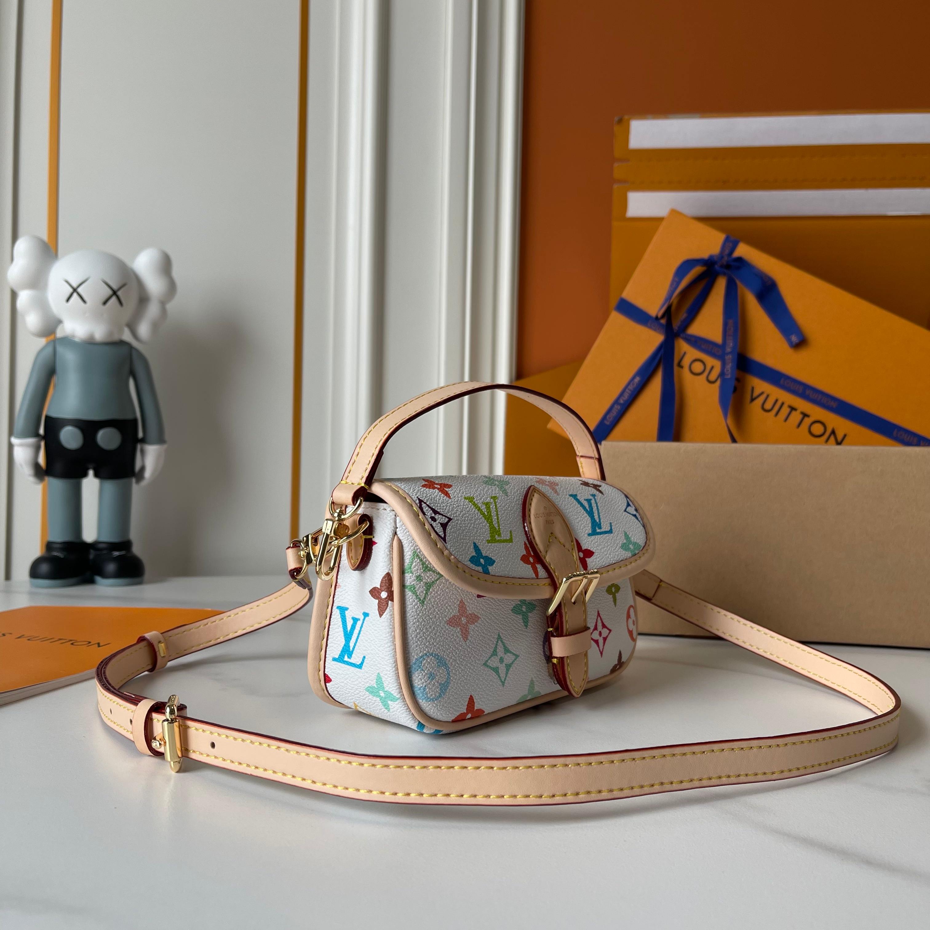 B1P36E37 Popular leather bag