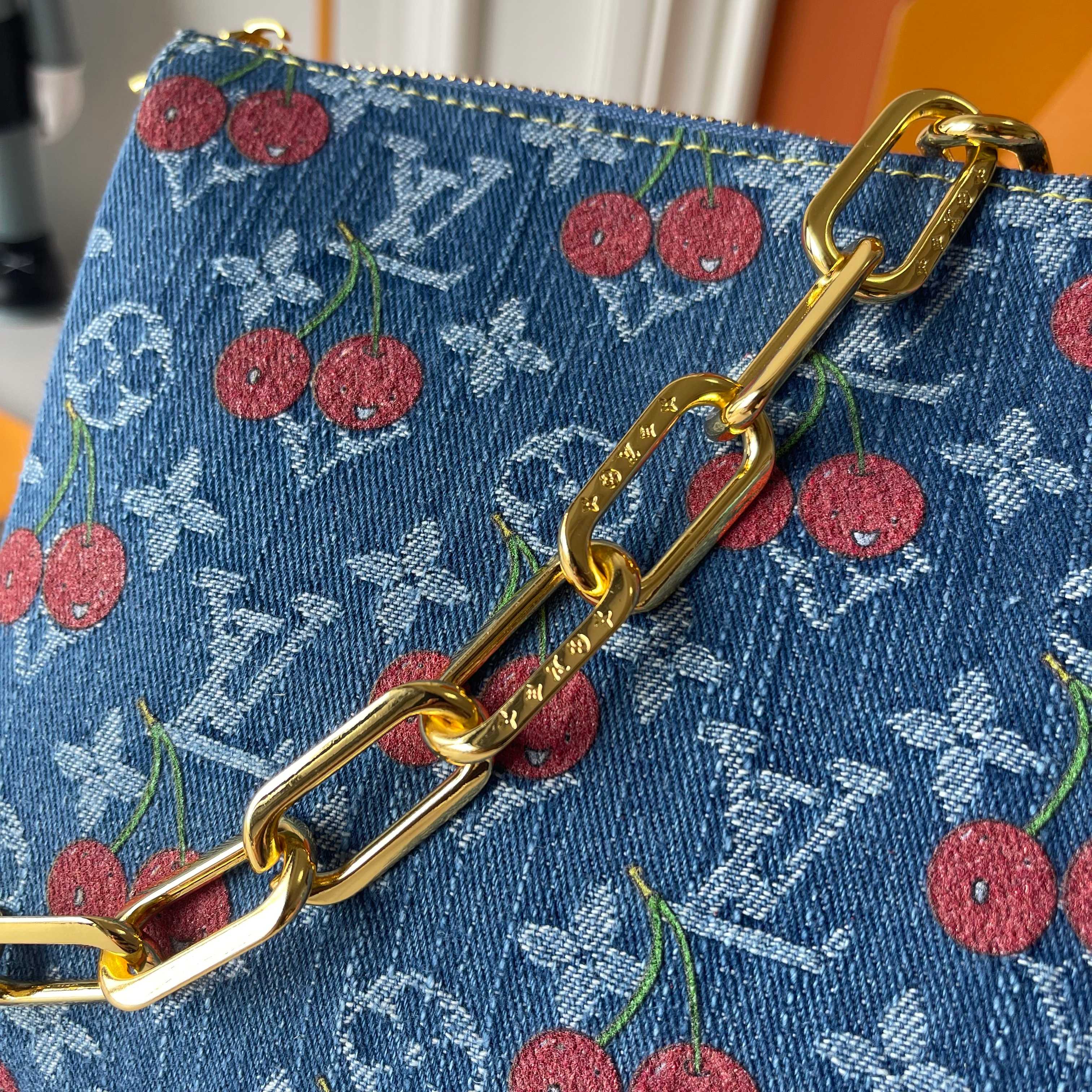 B1R15E29 Popular   bag