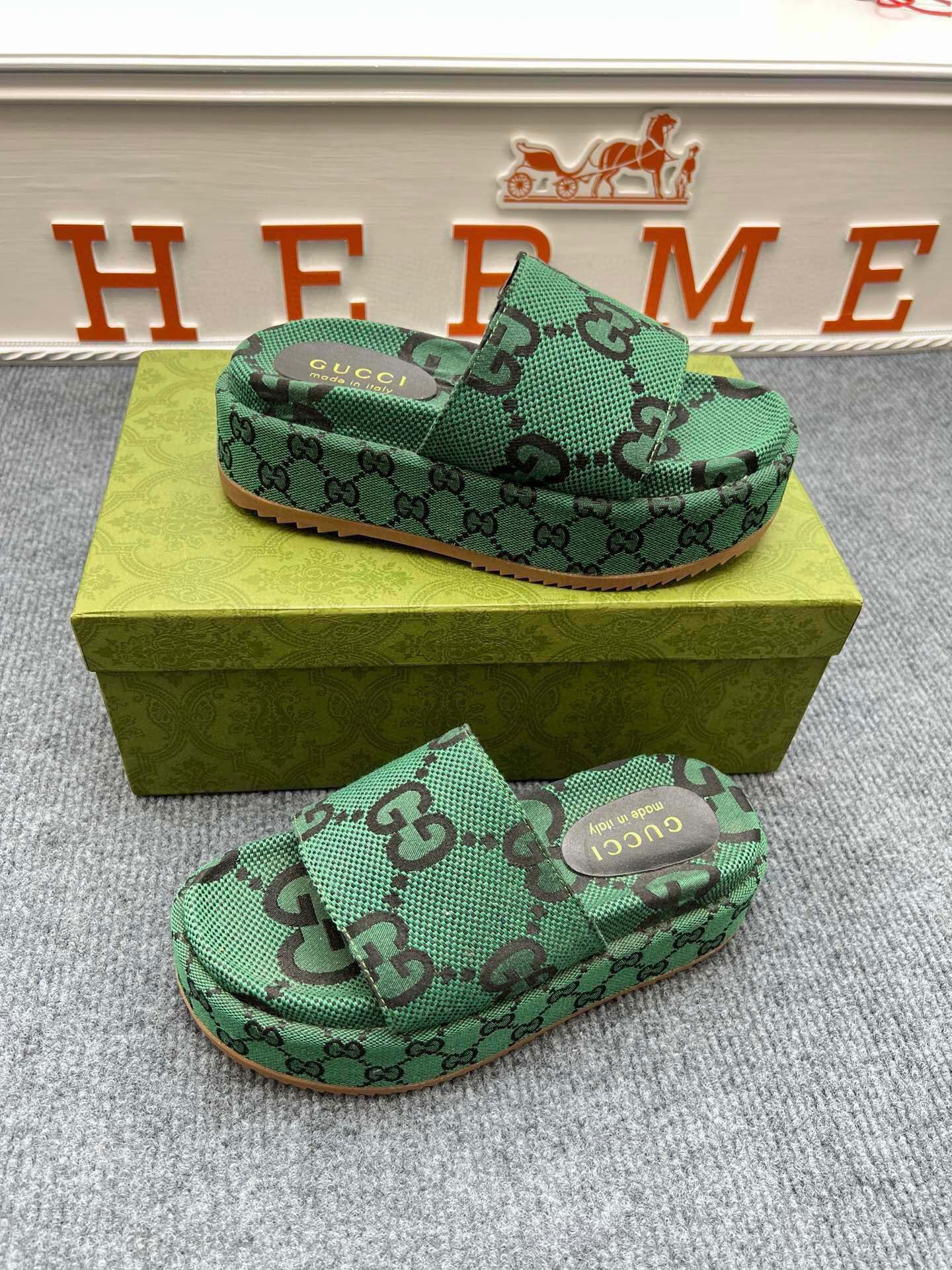 Z5ZB122 Popular slippers  Sole thickness 5.5cm